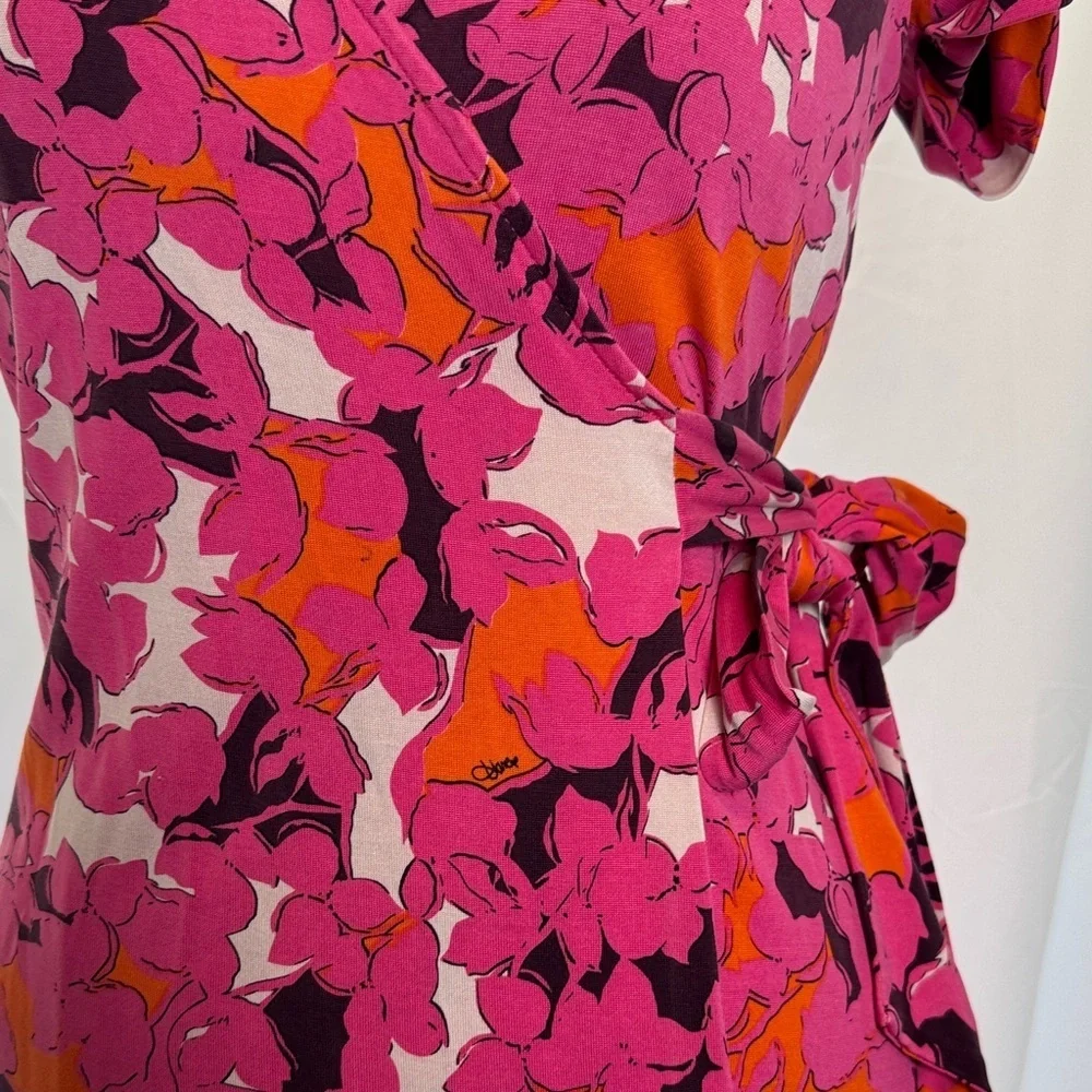 Diane Von Furstenberg CollaredShort Sleeved Floral Wrap Dress in Pink and Purple - Picture 4 of 13